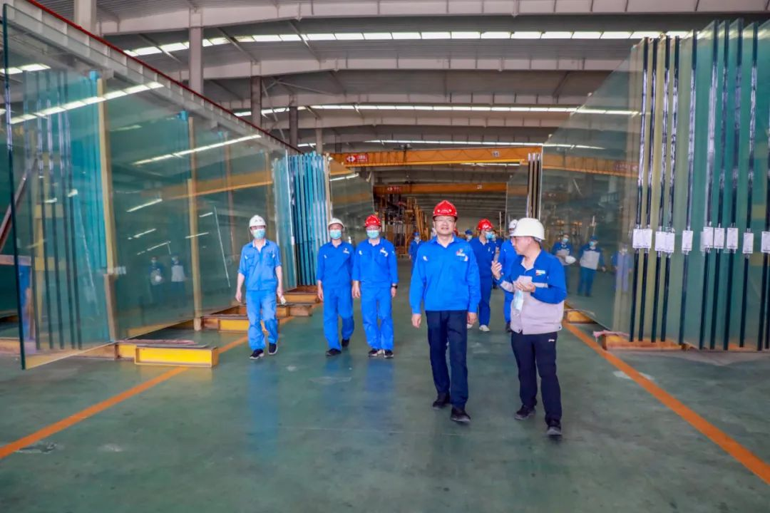 翠籠蒲艾香，慰問送安康——安彩高科總經(jīng)理端午節(jié)慰問一線職工