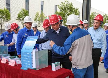 打造向上向前第一象限生力軍 錘煉甘于做人做事作難、受苦受累受屈的企業家隊伍——河南投資集團黨委書記、董事長劉新勇蒞臨安彩高科開展主題教育調研