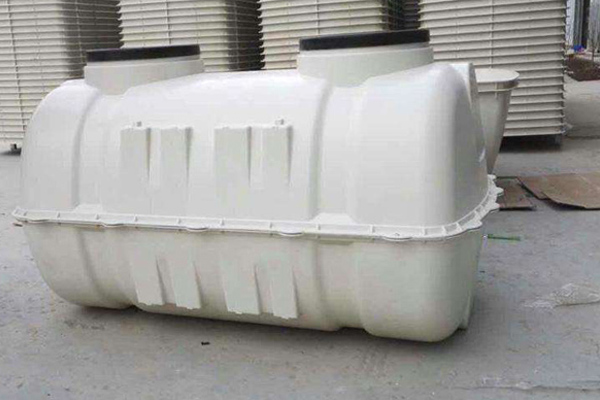 在對玻璃鋼模壓化糞池進(jìn)行掩埋時要注意些什么 在對玻璃鋼模壓化糞池進(jìn)行掩埋時要注意些什么